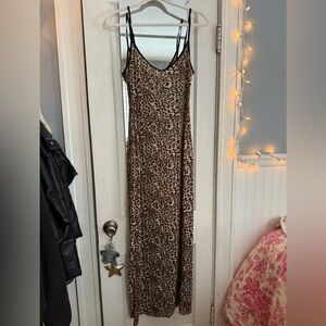 Elegant Leopard Print Maxi Dress